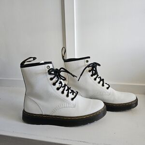 Dr. Doc Marten 1460 8 Eye Combat Boots Sz. 8/39 Like New!